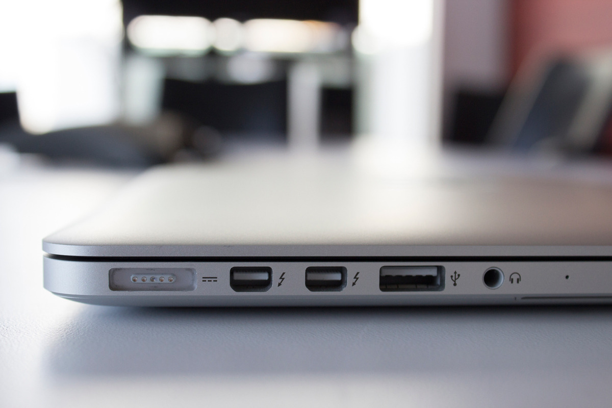 New Macbook Pros Might Come Without Earphone Jacks Techcity